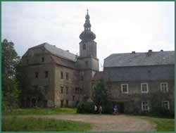 Schloss Scharfeneck mit seiner Kapelle